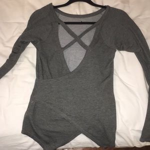 Long sleeve cross open back tee